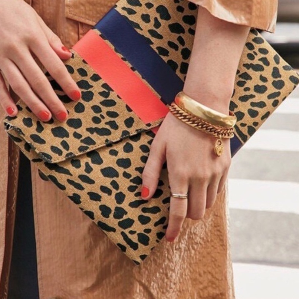 Stella & Dot | Bellamy Graphic Tan+Orange+Black Animal Print Clutch - Picture 3 of 16
